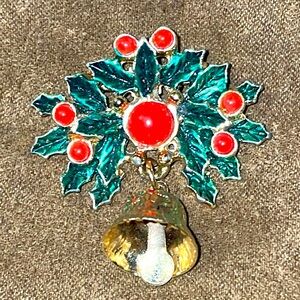 Vintage Christmas Green & Red Mistletoe With Gold Tone Enamel Bell Lapel Hat Pin